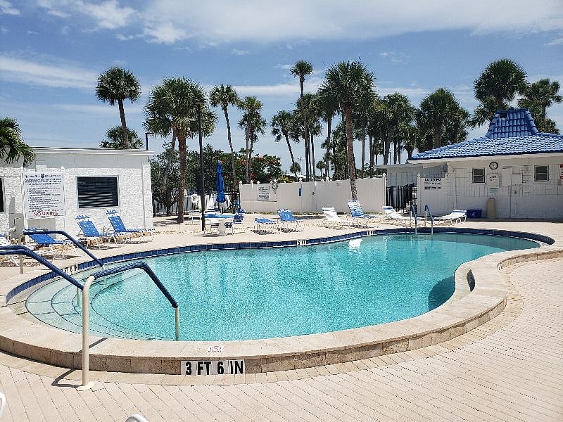 2 pools and 2 spas open 24/7.