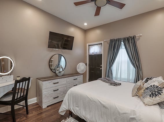 Furnished Finder property 554119_1 photo 12