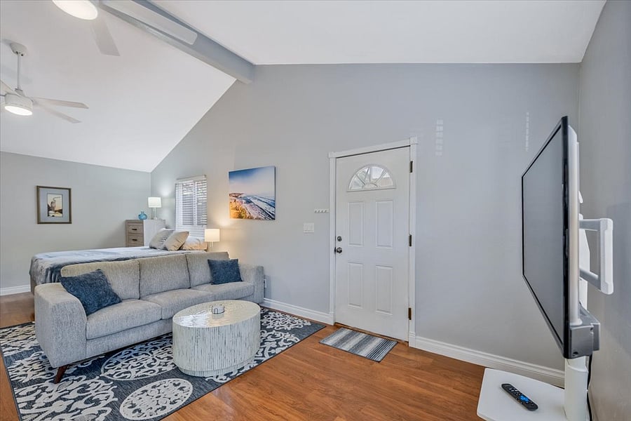 Furnished Finder property 554170_1 photo 3