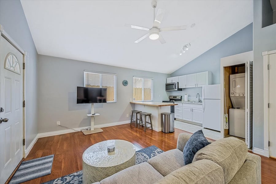Furnished Finder property 554170_1 photo 1