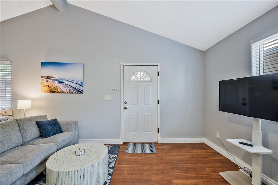 Furnished Finder property 554170_1 photo 9