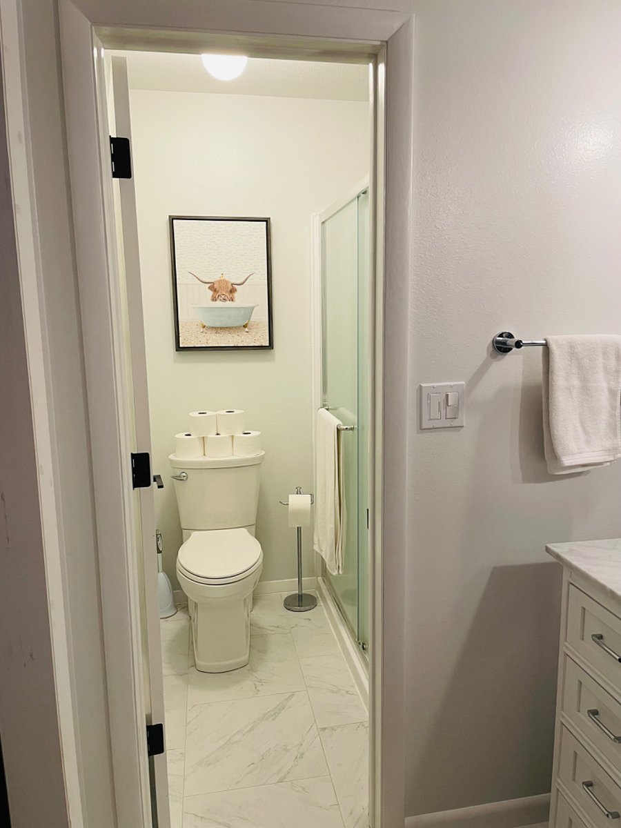 Master Bath w/ Walk-In Shower