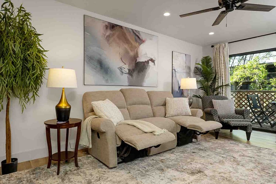 Enjoy three reclining seats in these comfortable Lazy Boy pieces.