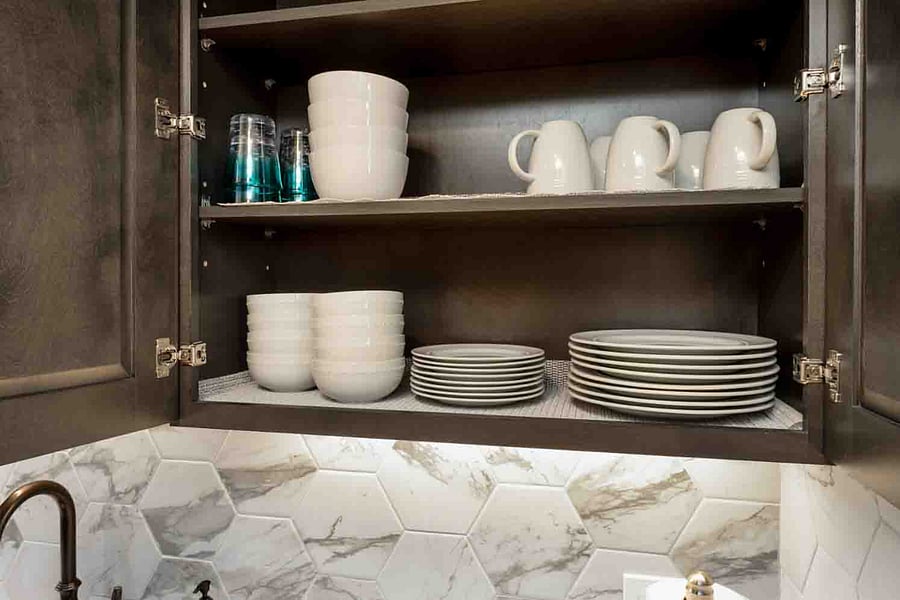 Enjoy the fully stocked kitchen with plenty of dishes to last between dishwasher runs!
