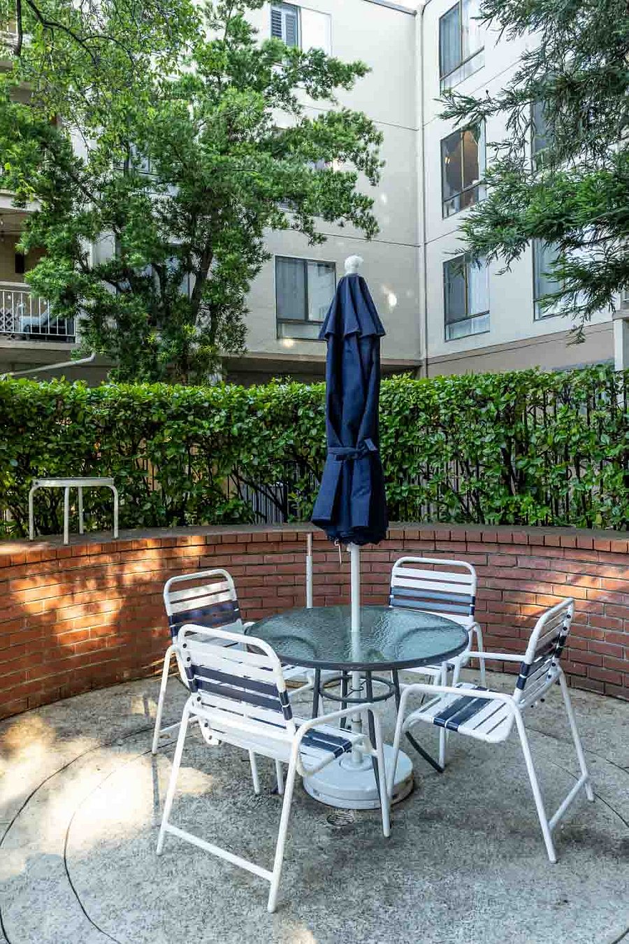 Lots of relaxing poolside areas.