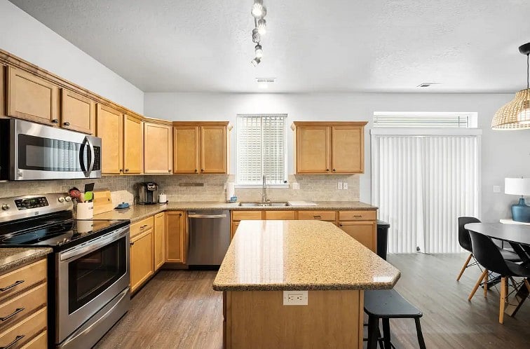 Furnished Finder property 554292_1 photo 14