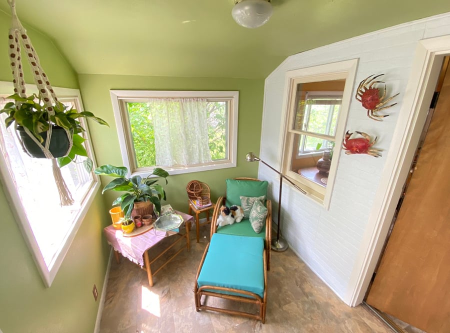 Start your morning with a cup off coffee in our sun room :)