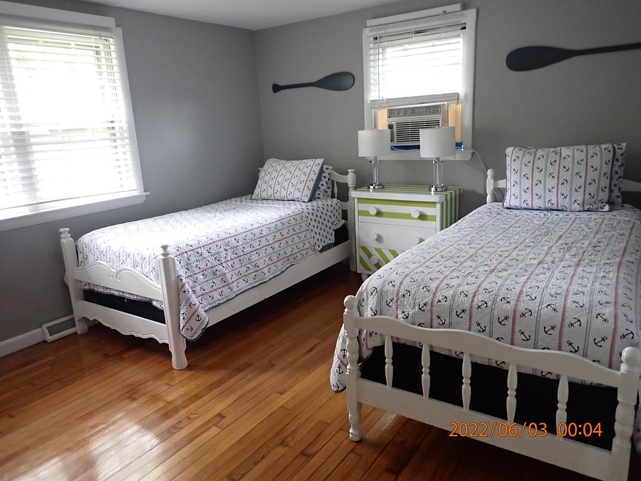 Queen Bedroom