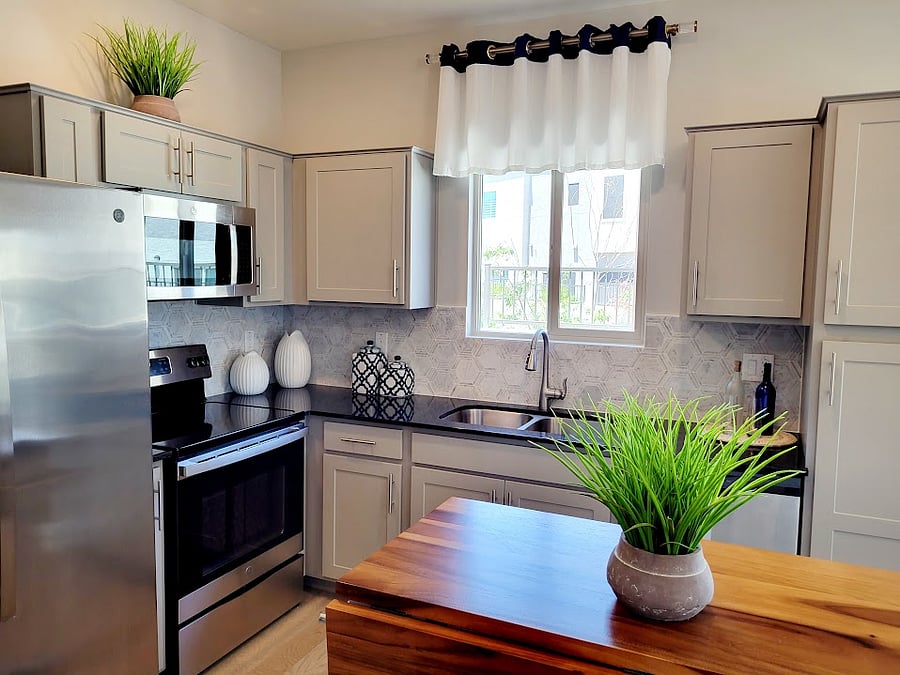 Full Kitchen