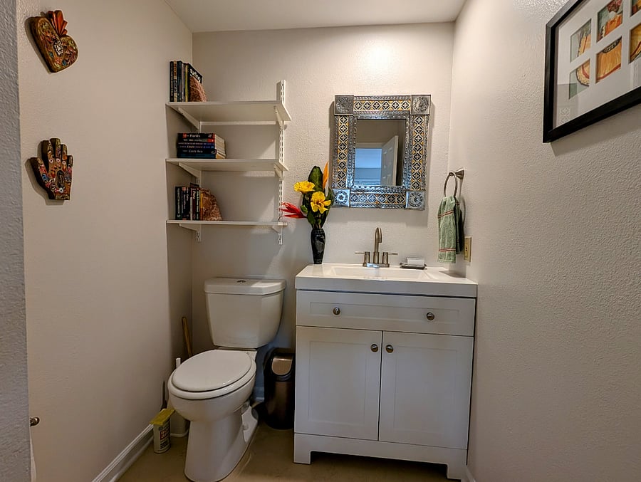 Downstairs 1/2 bathroom
