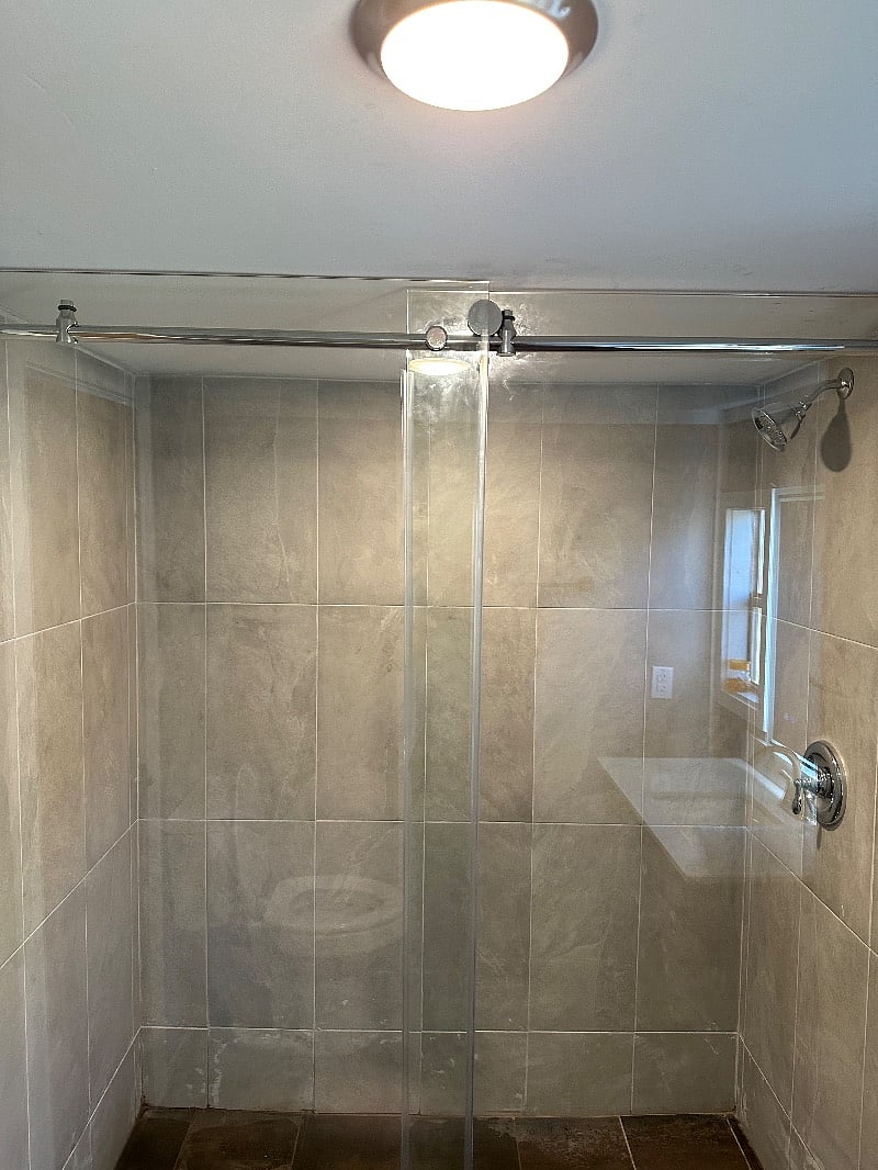 Glass shower 