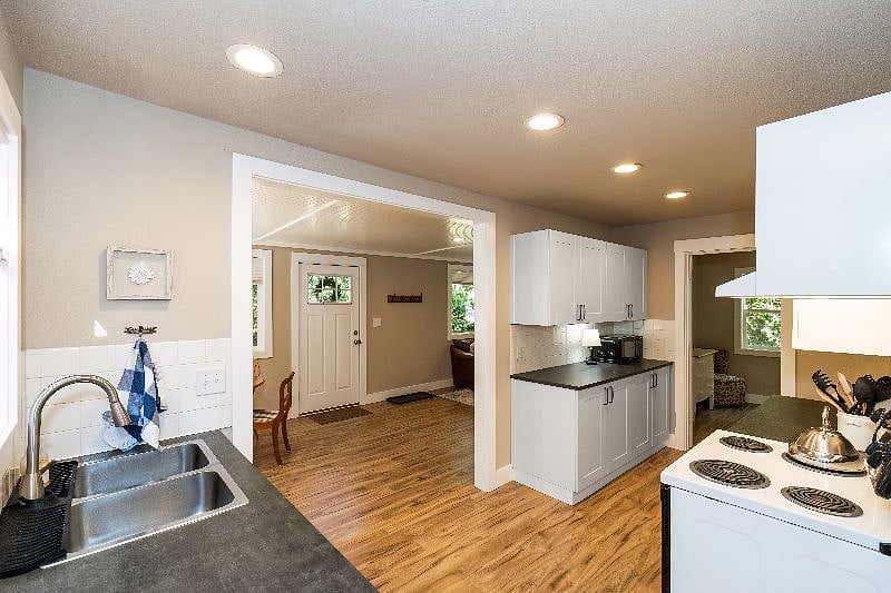 Furnished Finder property 554544_1 photo 9