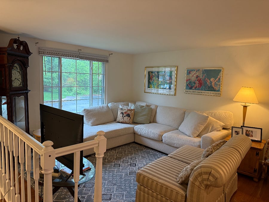 Upstairs living room / tv room