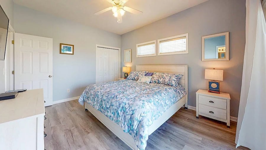 Master Bedroom (King)