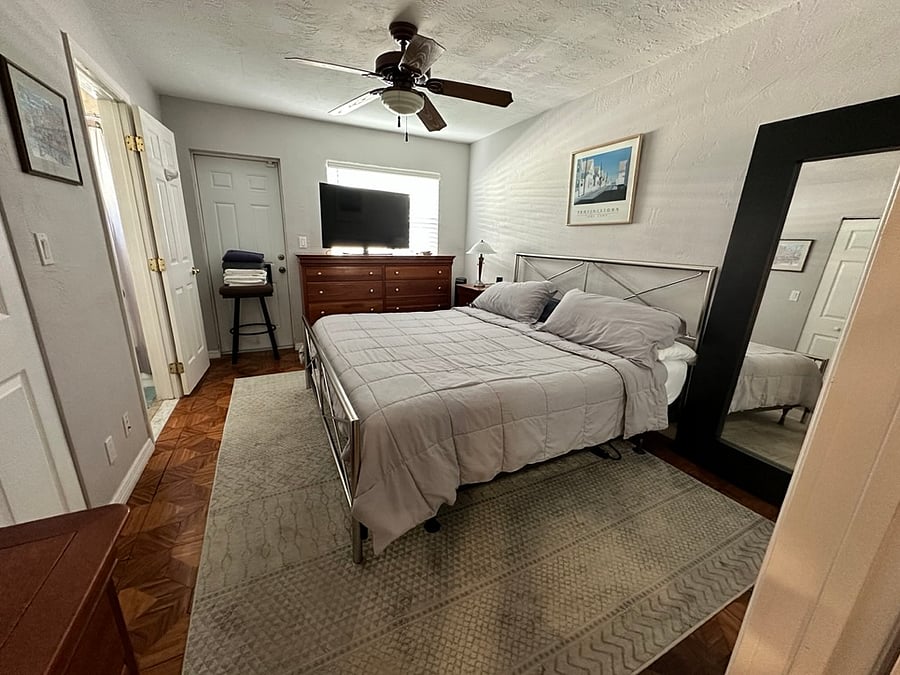 King sized bed