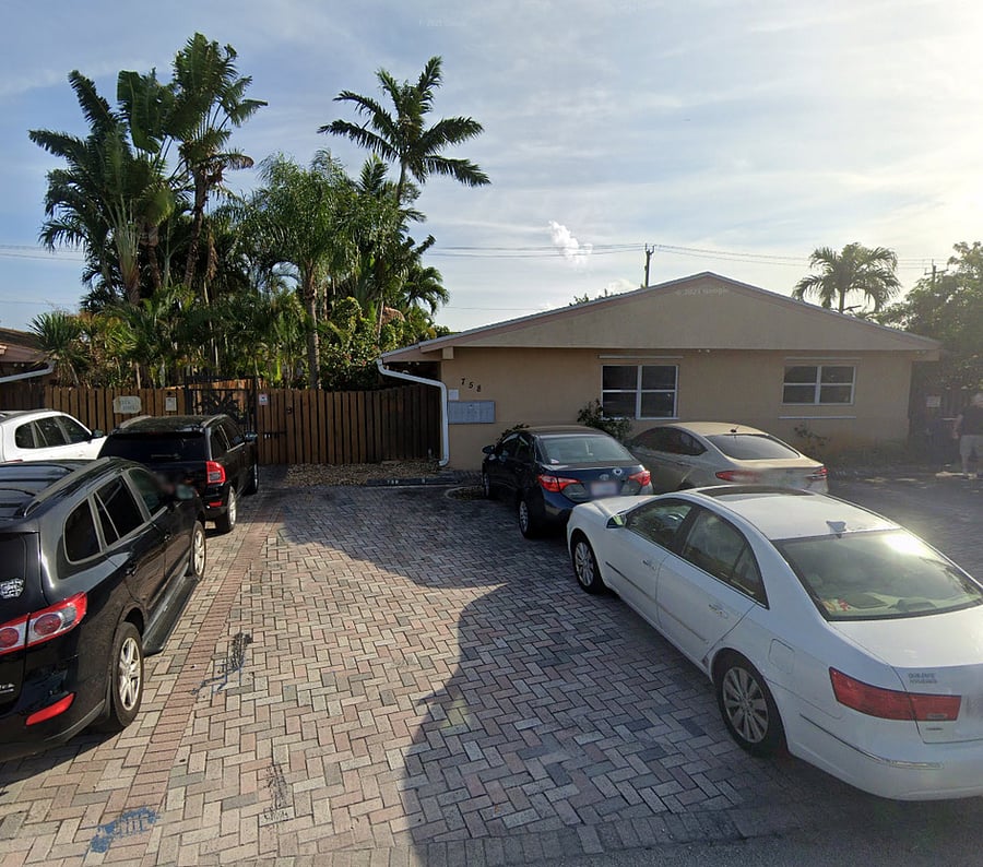 parking for 2 cars in tandem