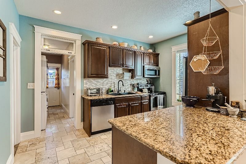 Furnished Finder property 555369_1 photo 9