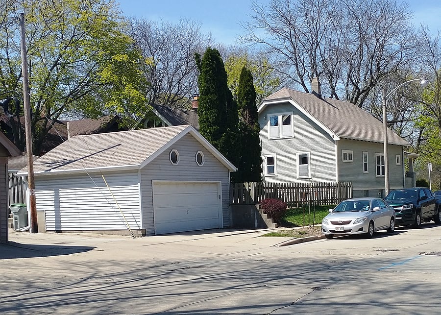 Detached Garage