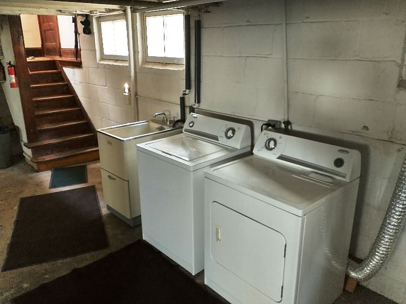 Basement Laundry (Washer/Dryer)