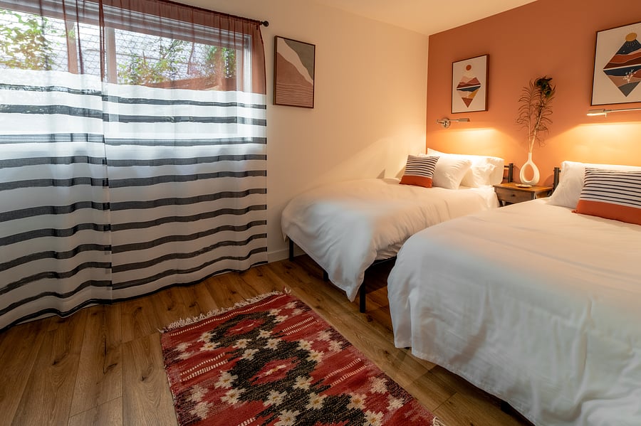 Twin beds in 4th bedroom