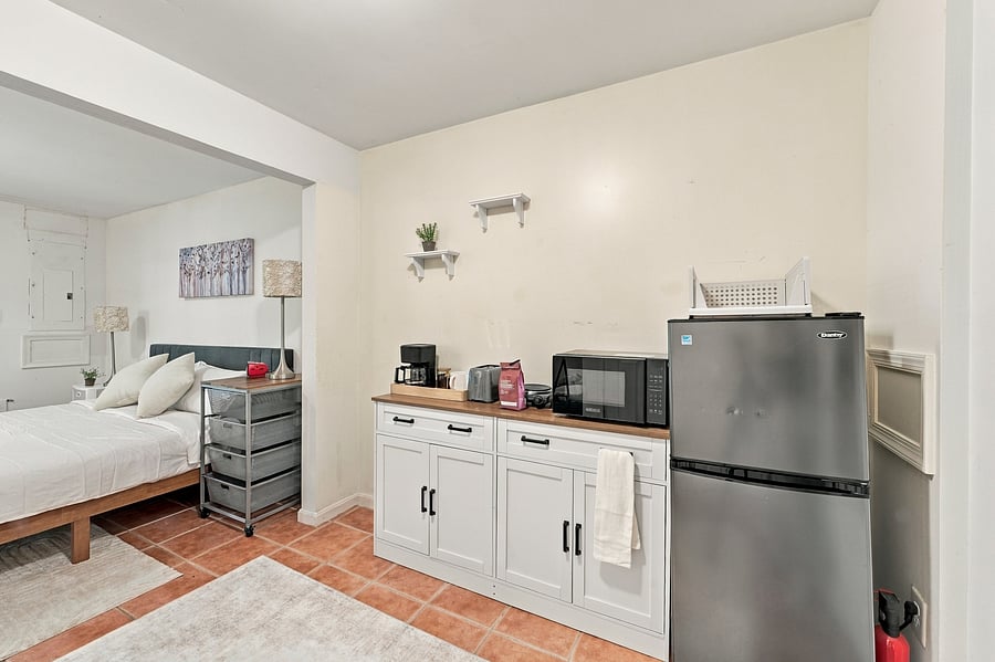 Furnished Finder property 555509_1 photo 4