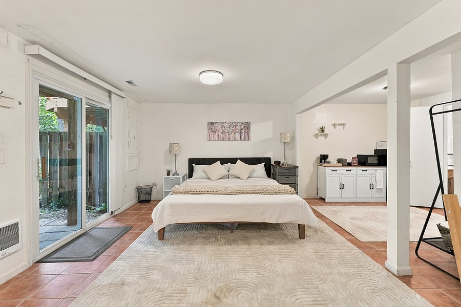 Furnished Finder property 555509_1 photo 7