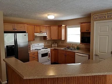 Furnished Finder property 555511_1 photo 3