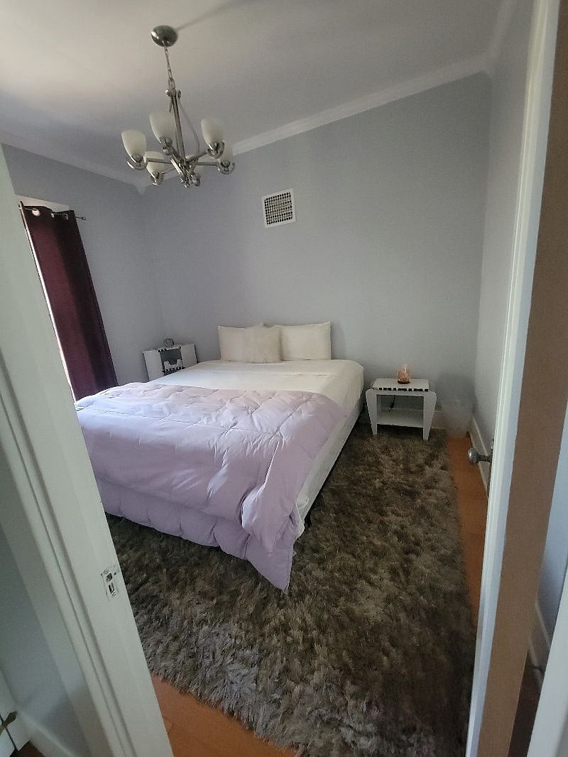 King bedroom with closet