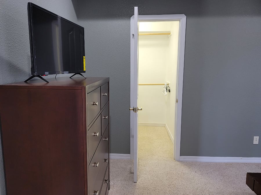 Green Bedroom, walk-in Closet.