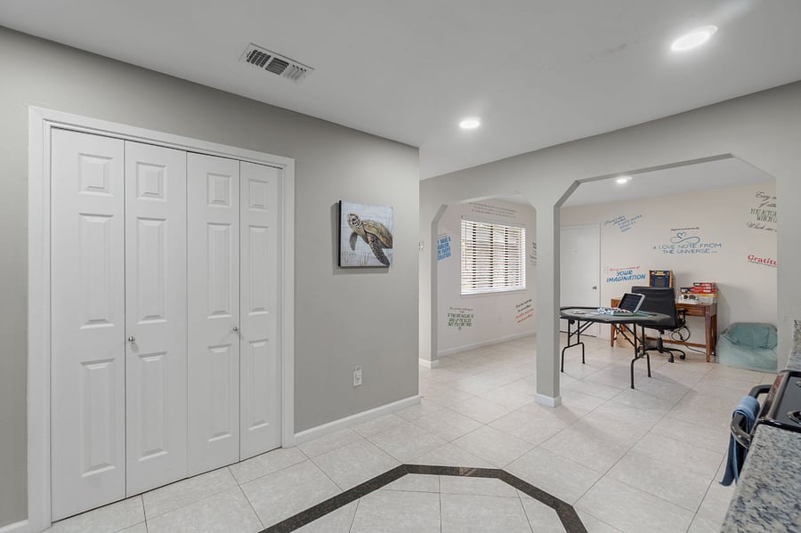 Full sized Kitchen