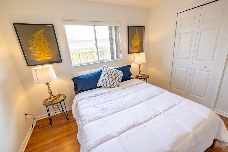 Furnished Finder property 555657_1 photo 13