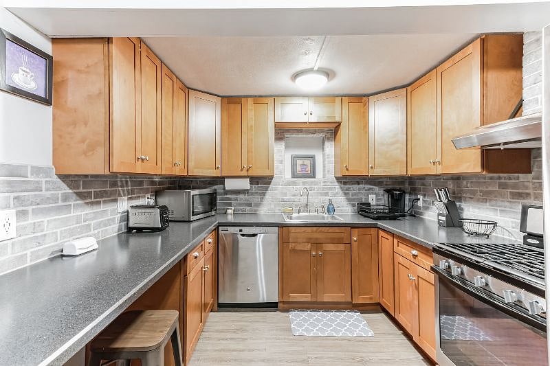 Furnished Finder property 555693_2 photo 5