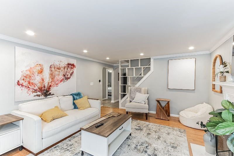Common Area Living Room