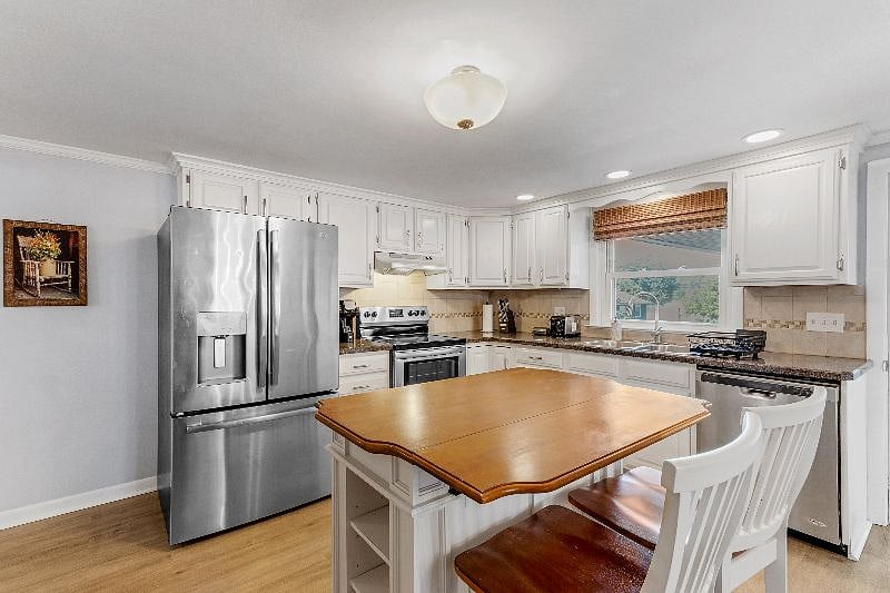 Common Area Kitchen