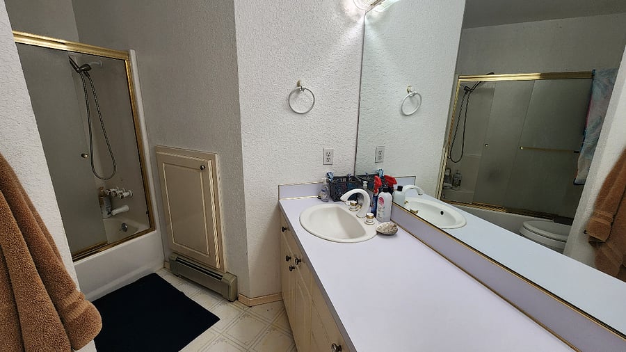 Upstairs bathroom