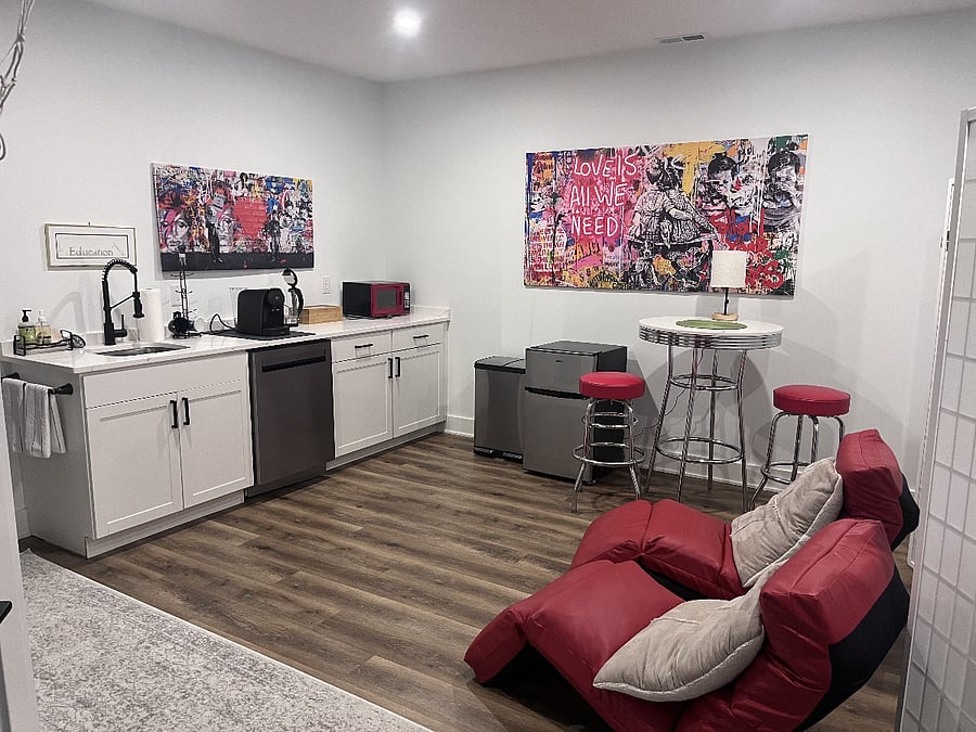 Furnished Finder property 555822_1 photo 17