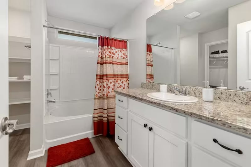 Furnished Finder property 555861_1 photo 8
