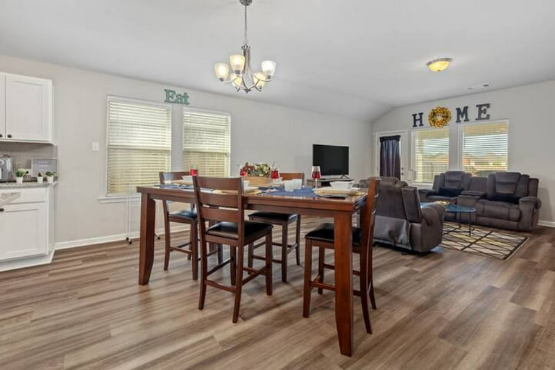 Furnished Finder property 555861_1 photo 10