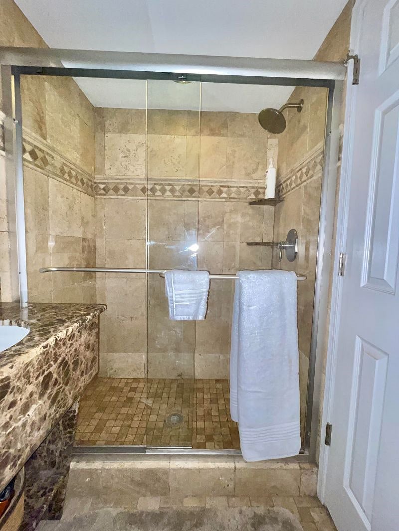 Renovated Full Bathroom! :-)