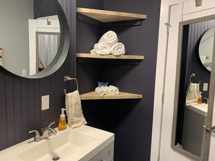 Hall bathroom.