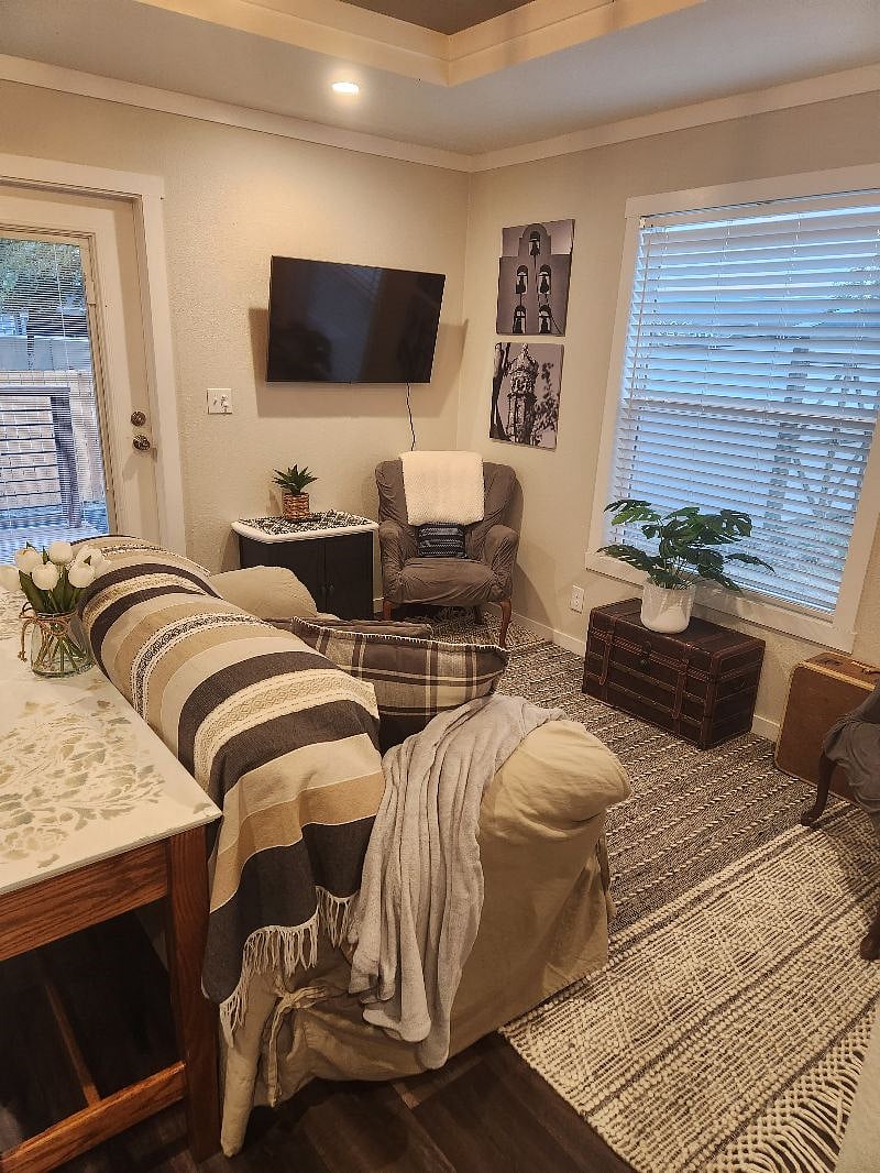 Furnished Finder property 555984_1 photo 7