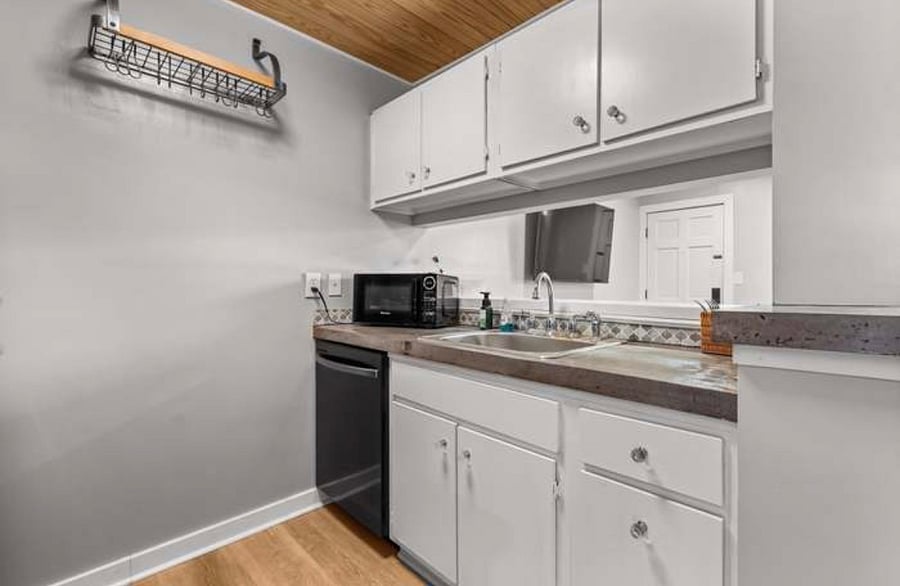 Furnished Finder property 556024_1 photo 4
