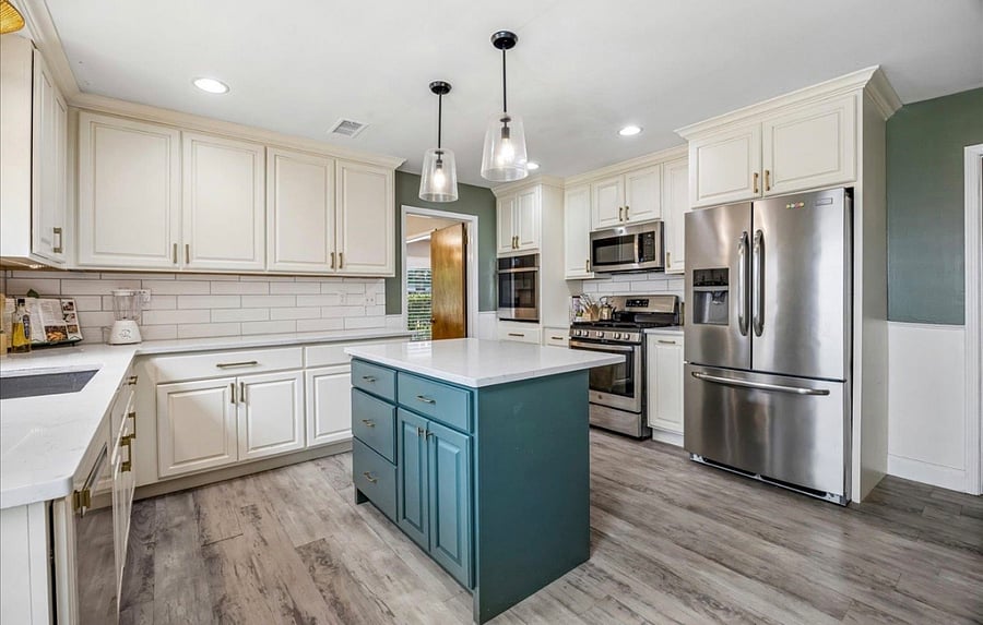 Furnished Finder property 556035_1 photo 17
