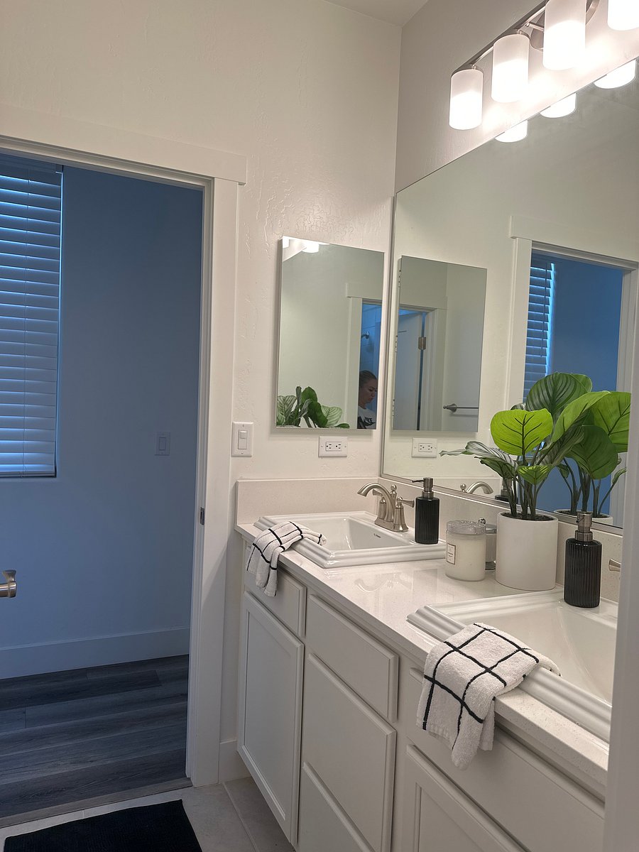 Private bathroom adjacent to guest room. Double skin with separate toilet and shower area.