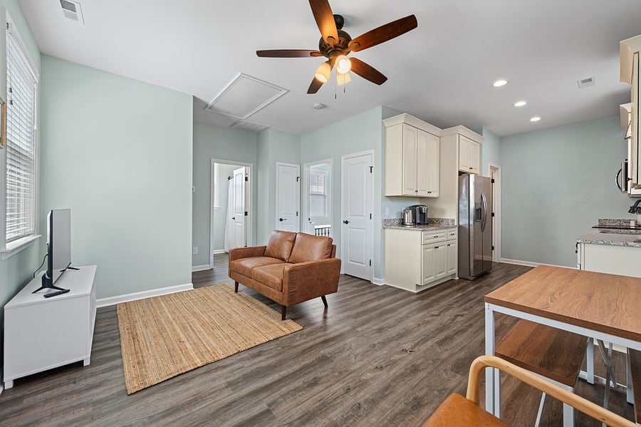 Furnished Finder property 556177_1 photo 3