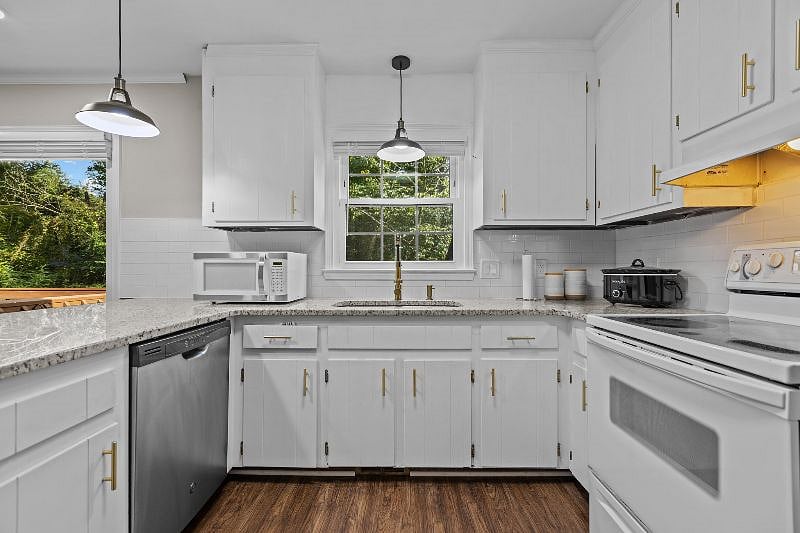 Furnished Finder property 556189_1 photo 6