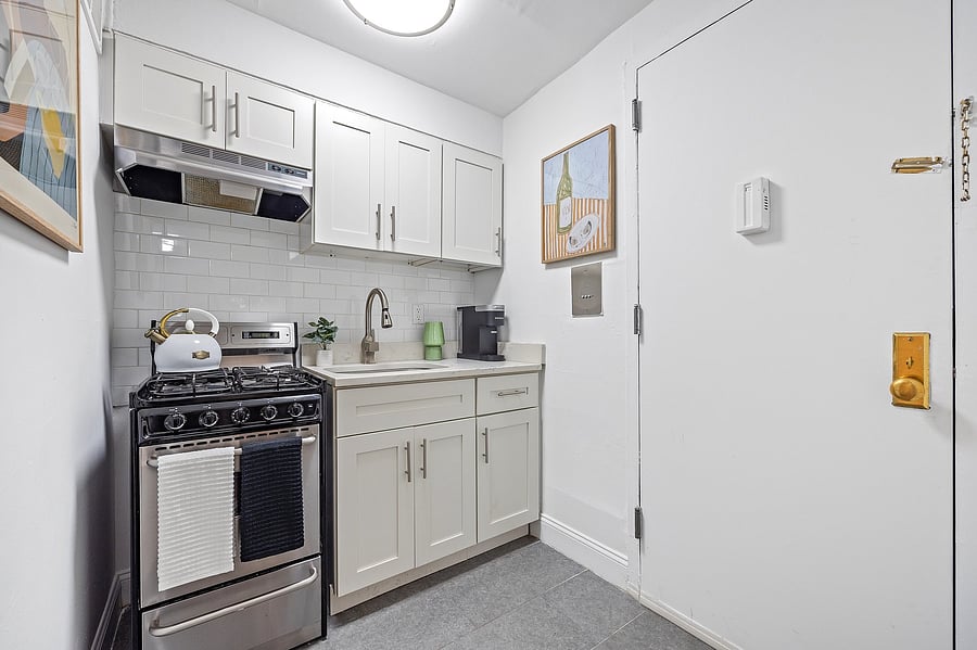 Furnished Finder property 556209_1 photo 13