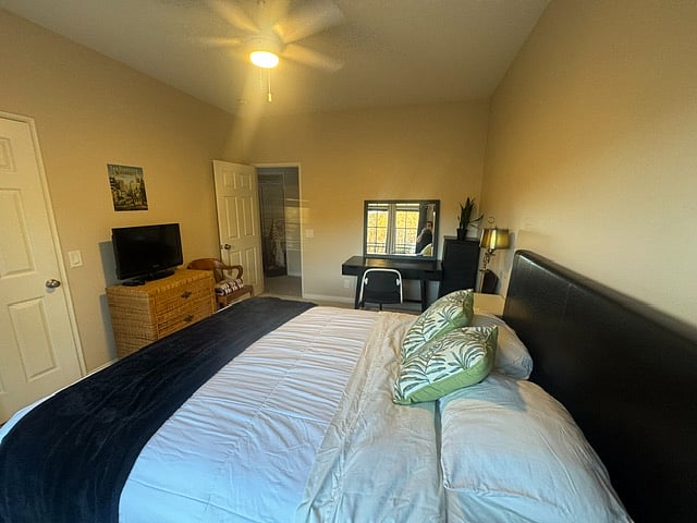 Furnished Finder property 556211_1 photo 3