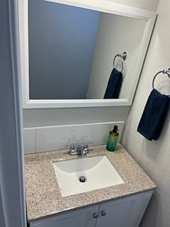 1/2 bath