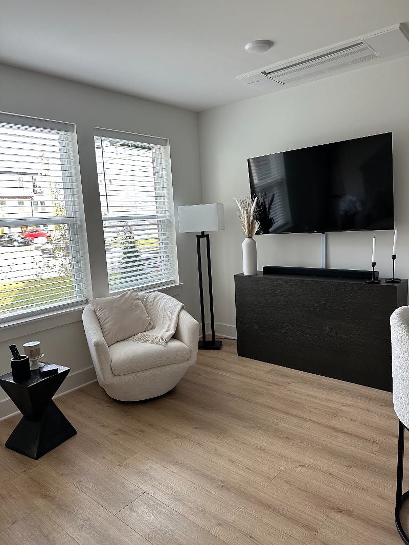 Furnished Finder property 556315_1 photo 8